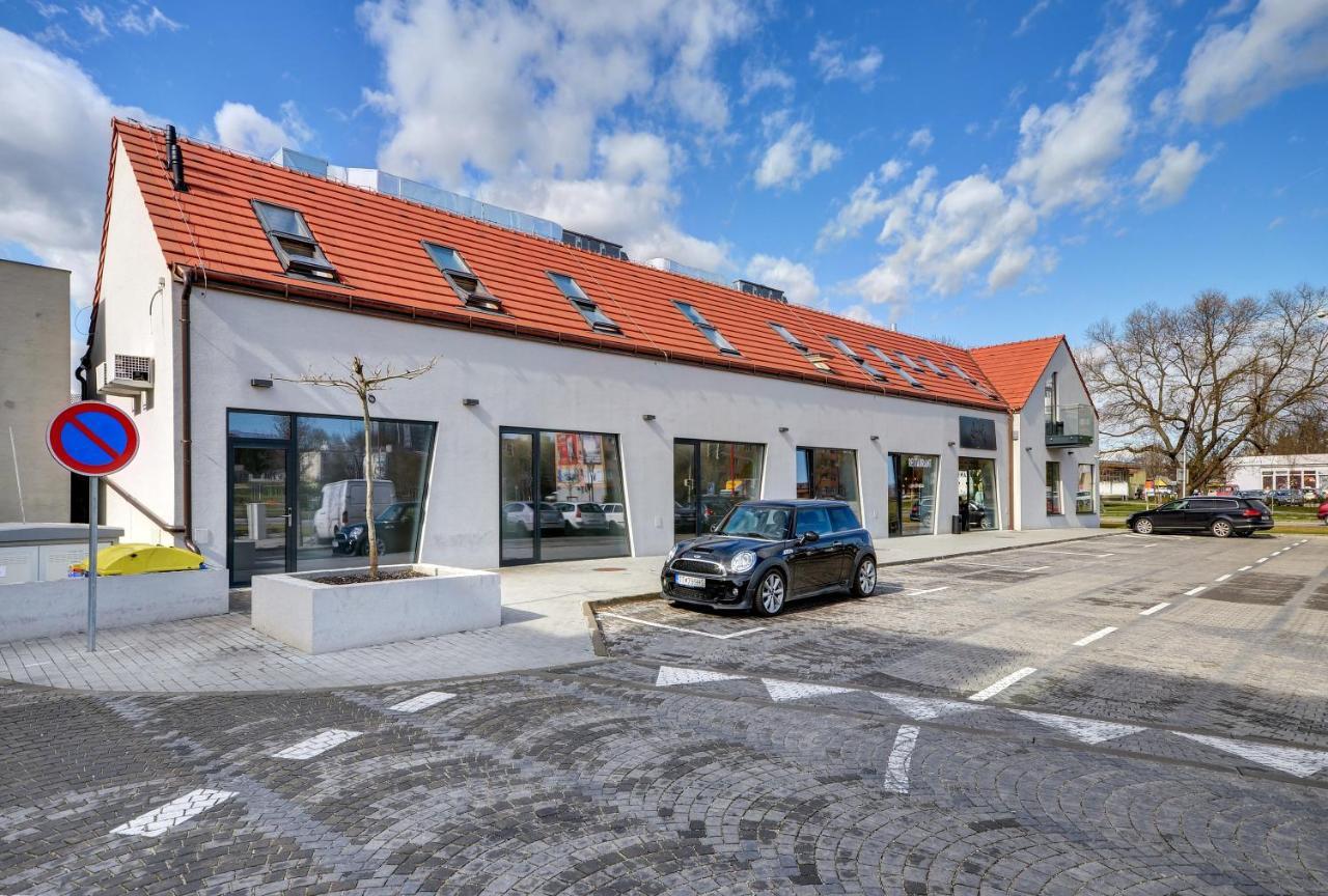 Penzion Elements Trnava Exteriör bild